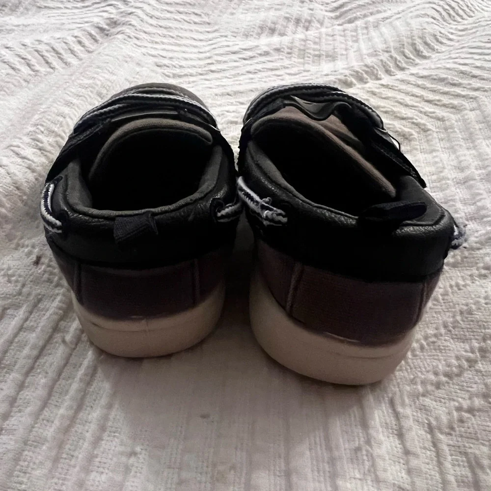 Carter’s size 5 Boat Shoes‎